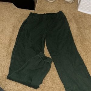 One size fits all, low waisted Brandy sweat pants!